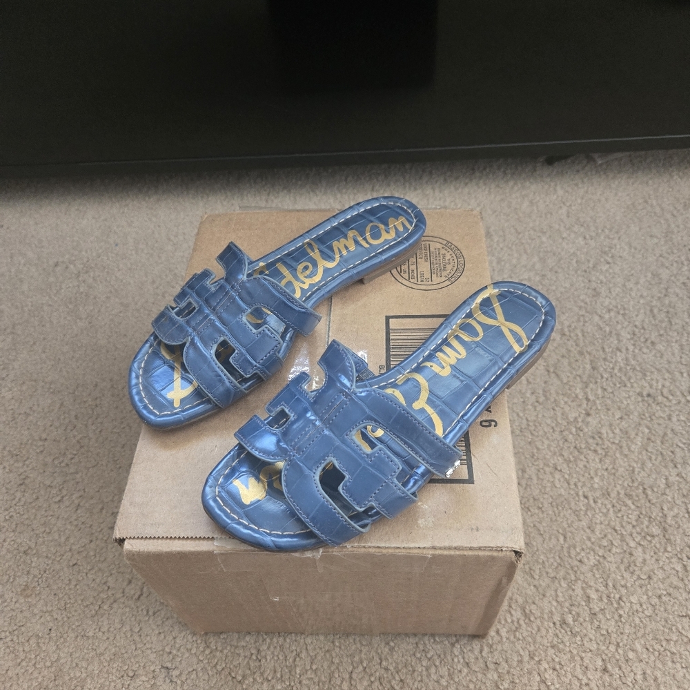 Sam Edelman Denim Blue Cutout Slide Sandals. Size 5 - Picture 2 of 3